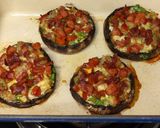 รูปขั้นตอนการทำที่ 9 ของ Stuffed Portobello Mushrooms (เห็ดยัดไส้เบคอนชีส)