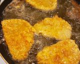 A picture of step 3 of Fried Porkchops with country gravy.