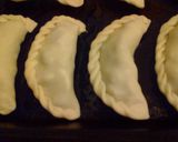 Foto del paso 5 de la receta: Empanadas de Pollo con cebolla de verdeo