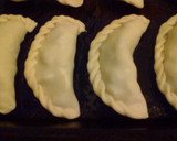 Foto del paso 5 de la receta: Empanadas de Pollo con cebolla de verdeo