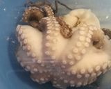 Foto del passaggio 1 della ricetta Vellutata di ceci e 🐙 polpo con crostini di pane 🍞