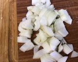 Une image de l'étape 3 de Soupe de pommes de terre et courgettes à la tomate.