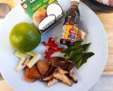 Foto langkah ke 1 dari resep Tom Ka Gai / tom kha kai.