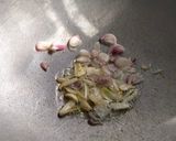 Foto langkah ke 1 dari resep Sayur bening toge.