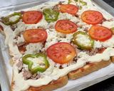 صورة لخطوة 4 من وصفة 🍕 بيتزا التوست السريعة 😋