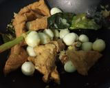 Foto langkah ke 2 dari resep Semur tahu dan telor puyuh.