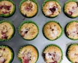 Foto del paso 4 de la receta: 🧁MUFFINS🧁CON 🍓🍓🍓🍓🍓🍓FRUTILLAS🍓 (sin huevos)