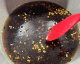 Foto del paso 1 de la receta: Ensalada templada de arroz negro venere con espinacas y gambas