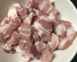 Hình bước làm 1 của món Thịt ba rọi kho tiêu
