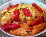 Foto del paso 4 de la receta: Pechugas al horno, mojo, papas panadera, y pimientos rojos!