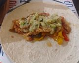 Foto del paso 7 de la receta: Fajitas de pollo con guacamole y queso