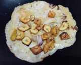 A picture of step 2 of Banana omelet burger.