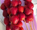 Foto langkah ke 1 dari resep Tanghulu Strawberry.