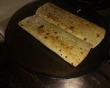 आलू फ्रैंकी (बची हुई रोटी से) (aloo frankie recipe in hindi) रेसिपी चरण 7 फोटो