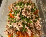 Foto del paso 4 de la receta: Ensaladilla de pollo con salsa siracha