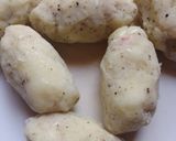 Foto del paso 5 de la receta: Bombas de papa rellenas de salchicha de Viena 😋