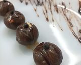 A picture of step 4 of Chocolate laddu.