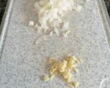 Foto del paso 3 de la receta: Tosta de calamares con sobrasada, pimientos y cebolla caramelizada