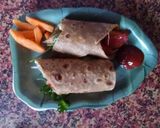A picture of step 6 of Egg wrap with veggies.
