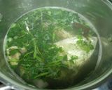 Hình bước làm 3 của món Canh cá liệt nấu ngọt với hành, ngò rí