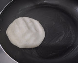Foto del paso 4 de la receta: Arepas🫓 con queso🌽🧈🧀