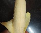 A picture of step 1 of Ripe banana fritters with kiwi dip.