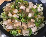 Une image de l'étape 10 de Sauté de veau aux poivrons verts et bouillon de cèpes.