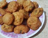 A picture of step 3 of Moong dal ki magoichiyan.