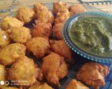 A picture of step 4 of Onion mong dal pakoda.