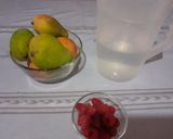 Foto del paso 1 de la receta: Agua de mango con frambuesa 🥭❤