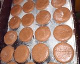 Foto del paso 5 de la receta: Tapitas de alfajores/ galletitas