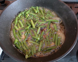 Foto del paso 5 de la receta: Salmón con judías verdes y puré de patata