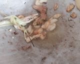 Foto langkah ke 2 dari resep Sop Ayam super simpel.