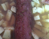 Foto del paso 5 de la receta: Solomillo de pavo y jamón con patatas, pasas y piñones (horno)