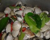 Hình bước làm 1 của món Nghêu Hấp Sả