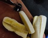 A picture of step 3 of Banana Nutella french toast.