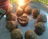 A picture of step 4 of Sesame seeds pumpkin seeds and jaggery laddu.