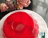 عکس مرحله 1 از دستور ژله توت فرنگی