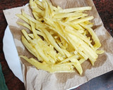 Foto del paso 3 de la receta: Huevos fritos con papas y chistorra método tradicional