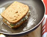 Spenótos-sajtos reggeli szendvics recept fázis 3 fotója