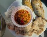 รูปขั้นตอนการทำที่ 4 ของ เมี่ยงปลาทูทอดกับหมูสามชั้นต้ม