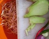 Foto langkah ke 1 dari resep Tumis Tauge Labusiam.