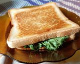 Foto langkah ke 3 dari resep Sandwich isi telur sosis with BBQ sauce.