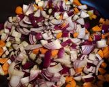 Foto del passaggio 3 della ricetta Roastbeff con sugo di verdure