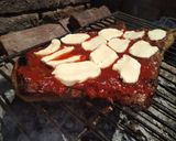 Foto del paso 2 de la receta: Matambre a la pizza a la parrilla con papas fritas