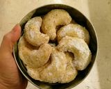 รูปขั้นตอนการทำที่ 6 ของ คุกกี้ Vanillakipfel (วานิลลาคิปเฟิล) หรือ Vanilla crescent
