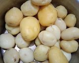 बटाटे वडे(batate vade recipe in marathi) रेसिपी स्टेप 1 फोटो