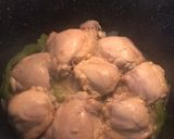 Foto del paso 3 de la receta: Muslos de pollo guisados con papas y ejotes