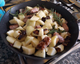 Foto del paso 3 de la receta: Sartenada de longanizas frescas sin piel con patatas