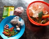 Foto langkah ke 1 dari resep Sayur Sop Daging Sapi & Bakso.
